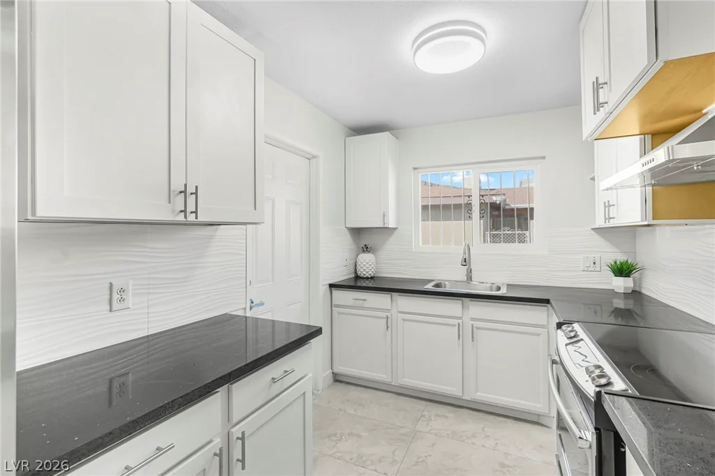 1712 Ludwig, Las Vegas, NV 89106