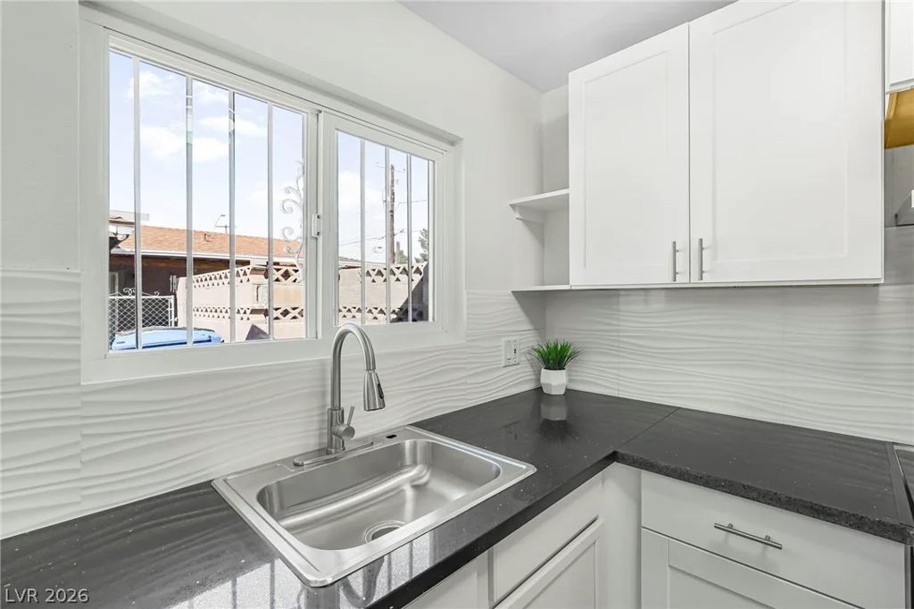 1712 Ludwig, Las Vegas, NV 89106