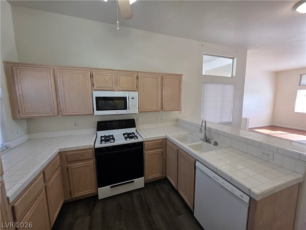 3125 Buffalo, Las Vegas, NV 89128