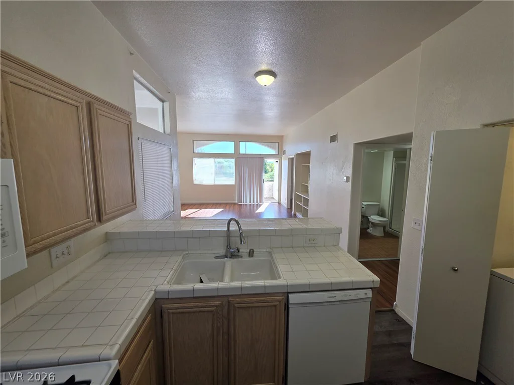 3125 Buffalo, Las Vegas, NV 89128