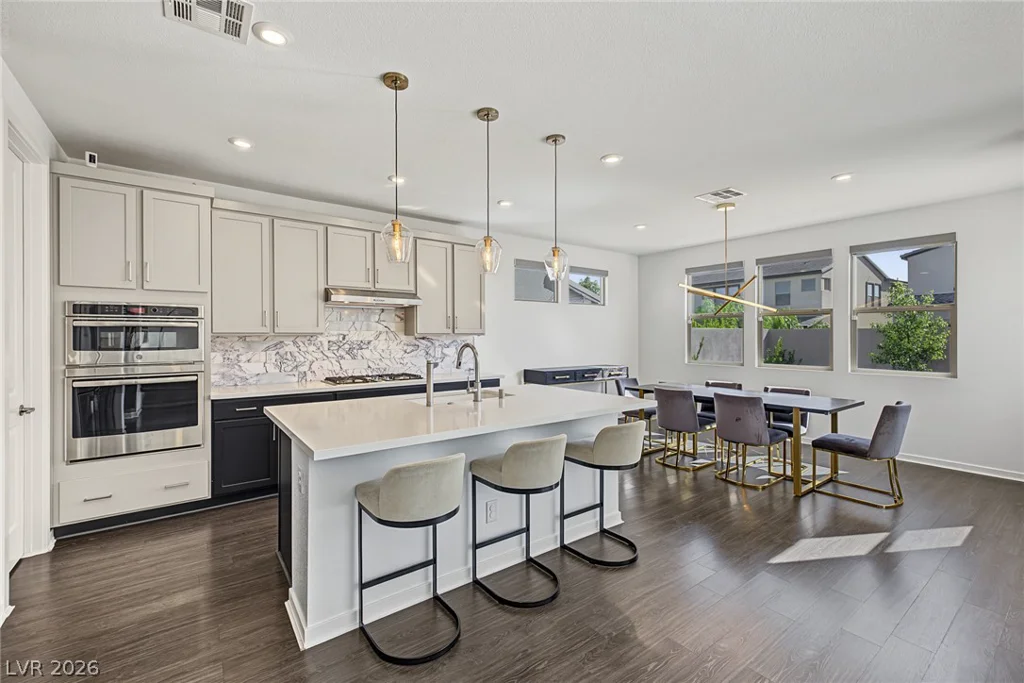 10261 Midnight Meteor, Las Vegas, NV 89166