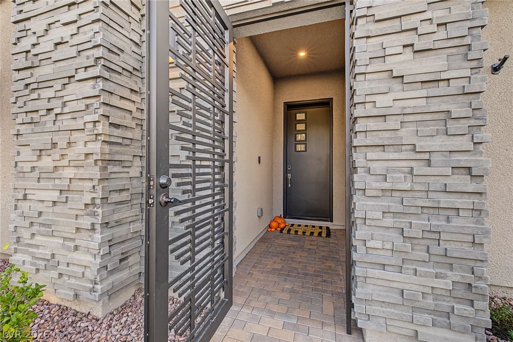 10261 Midnight Meteor, Las Vegas, NV 89166