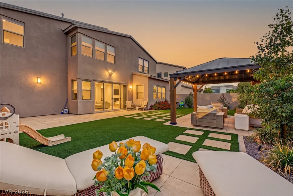 10261 Midnight Meteor, Las Vegas, NV 89166