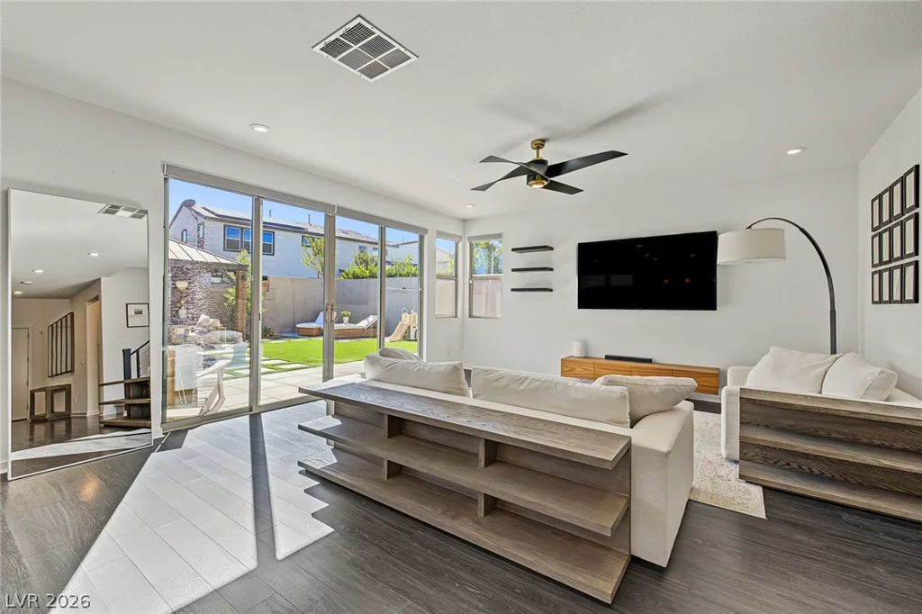 10261 Midnight Meteor, Las Vegas, NV 89166