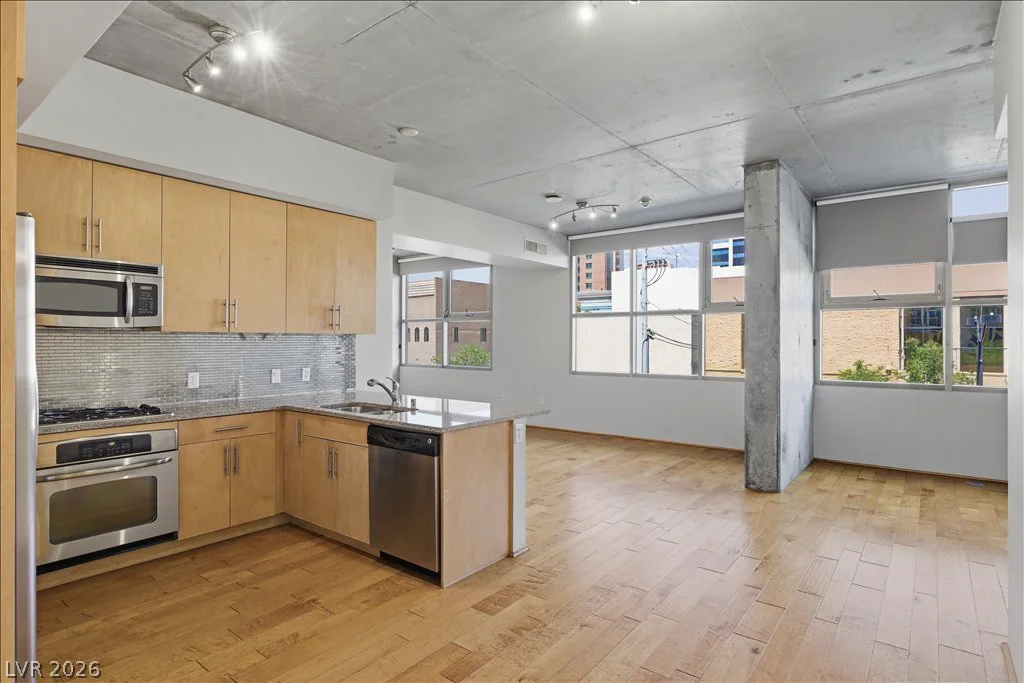 353 Bonneville, Las Vegas, NV 89101
