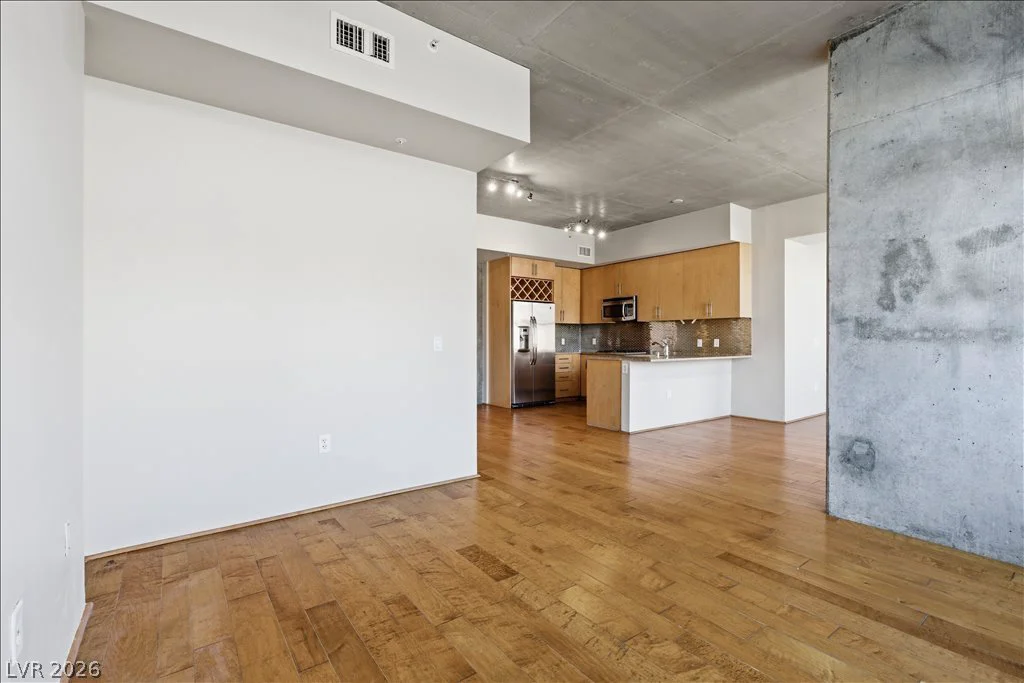 353 Bonneville, Las Vegas, NV 89101