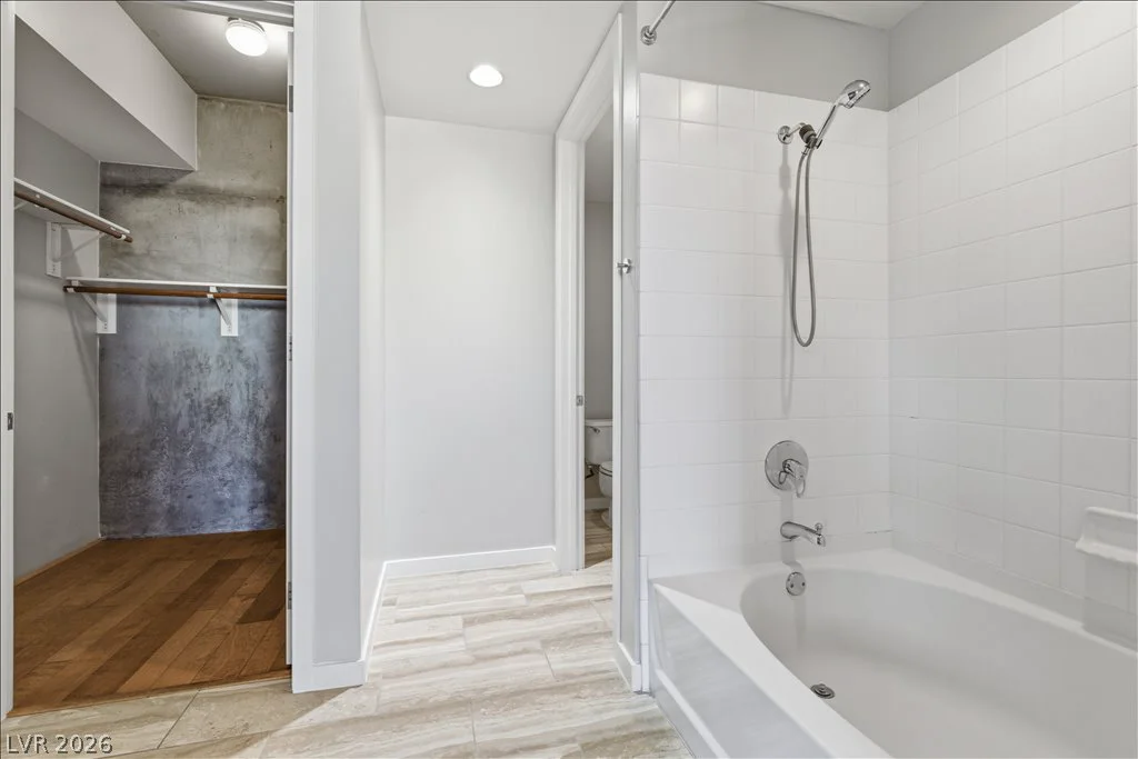 353 Bonneville, Las Vegas, NV 89101