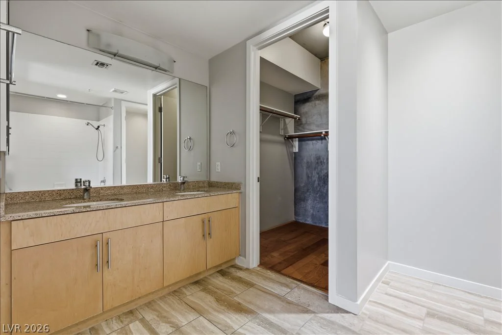 353 Bonneville, Las Vegas, NV 89101
