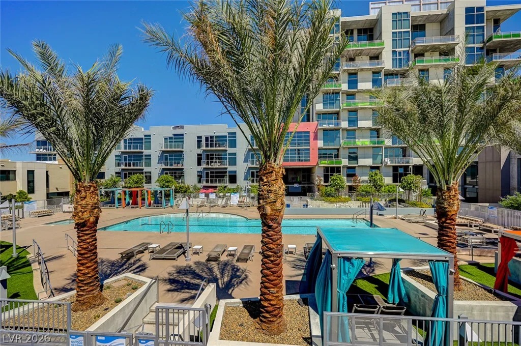 353 Bonneville, Las Vegas, NV 89101