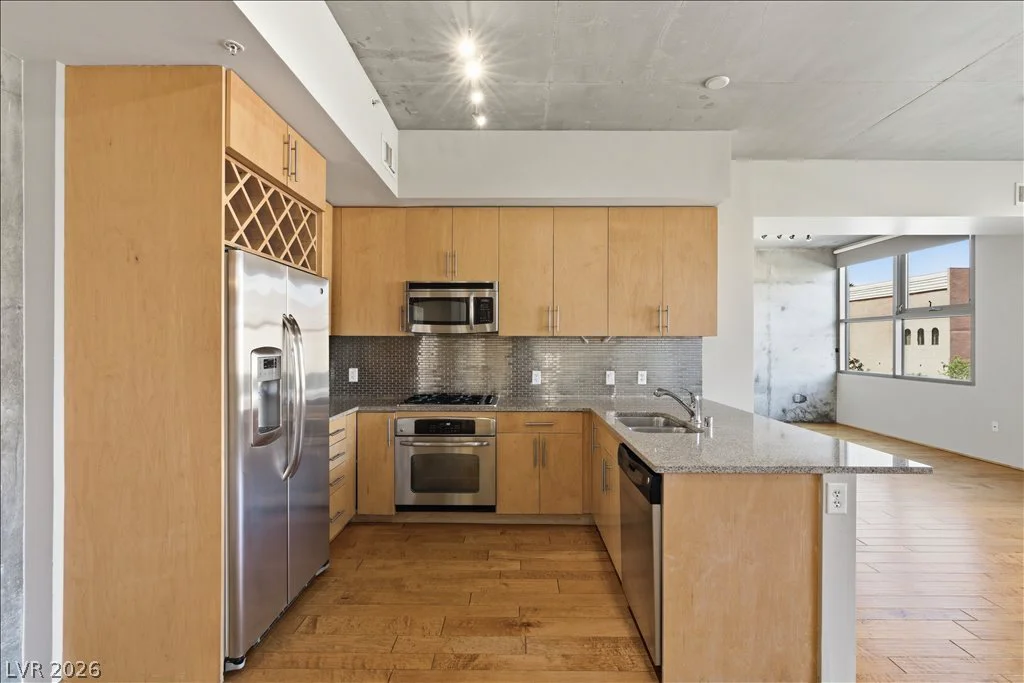 353 Bonneville, Las Vegas, NV 89101