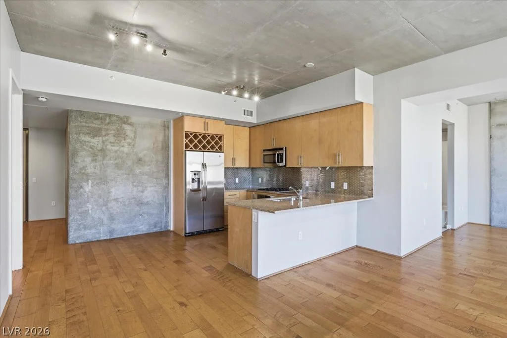 353 Bonneville, Las Vegas, NV 89101