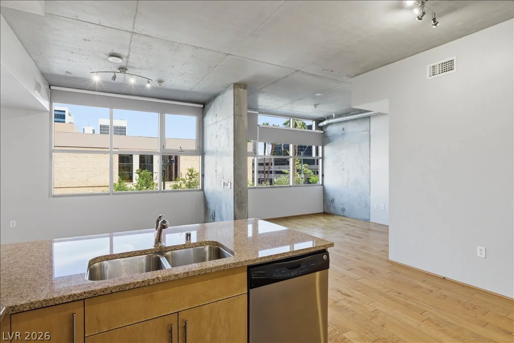 353 Bonneville, Las Vegas, NV 89101