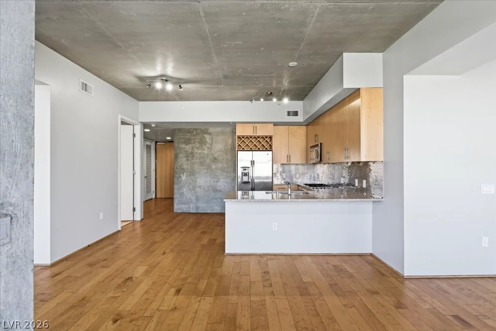 353 Bonneville, Las Vegas, NV 89101