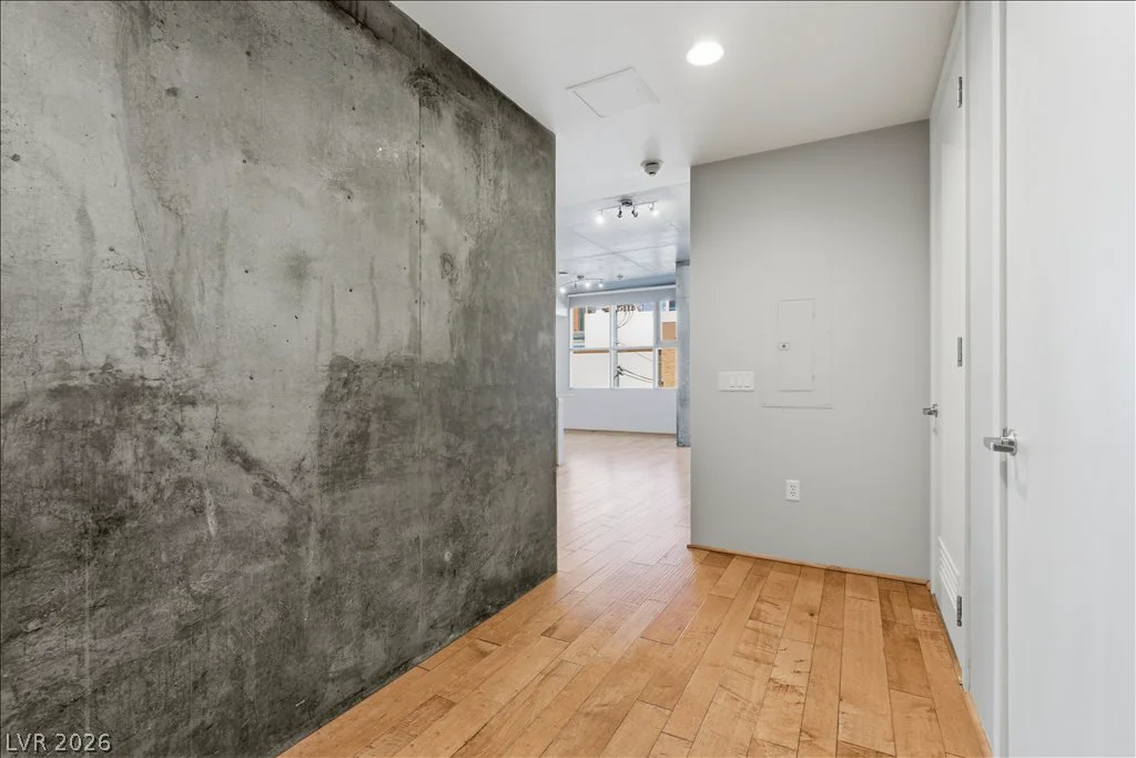353 Bonneville, Las Vegas, NV 89101
