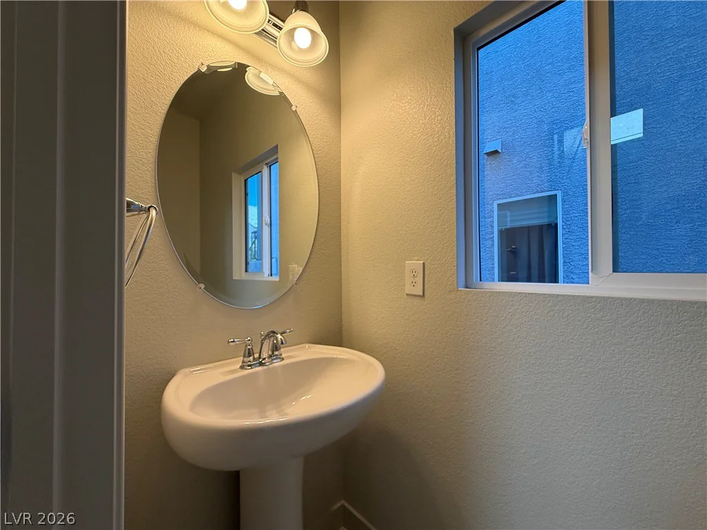 10112 Herons Rise, Las Vegas, NV 89141