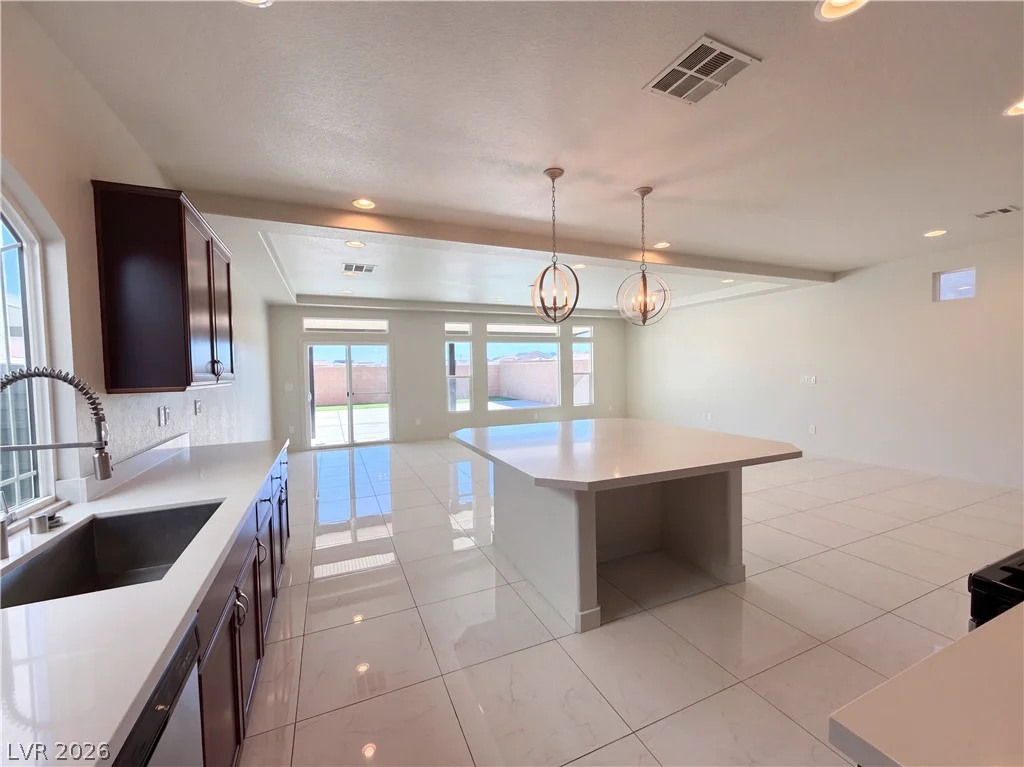 10112 Herons Rise, Las Vegas, NV 89141