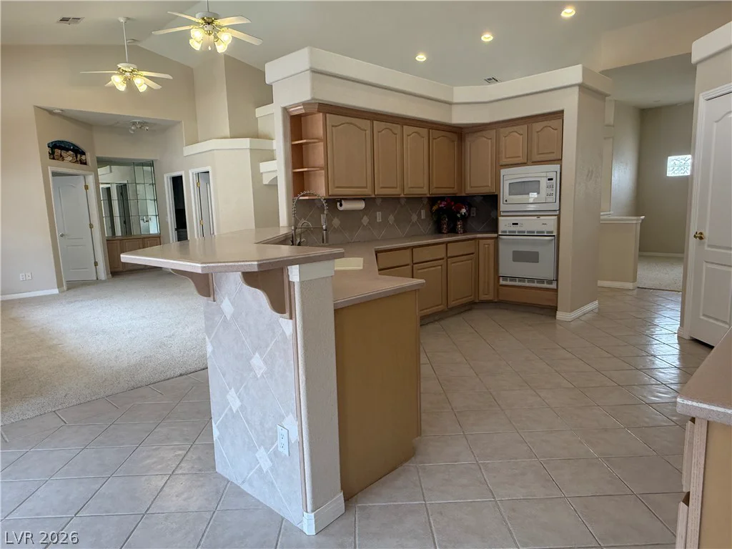 899 Rhyolite, Henderson, NV 89011