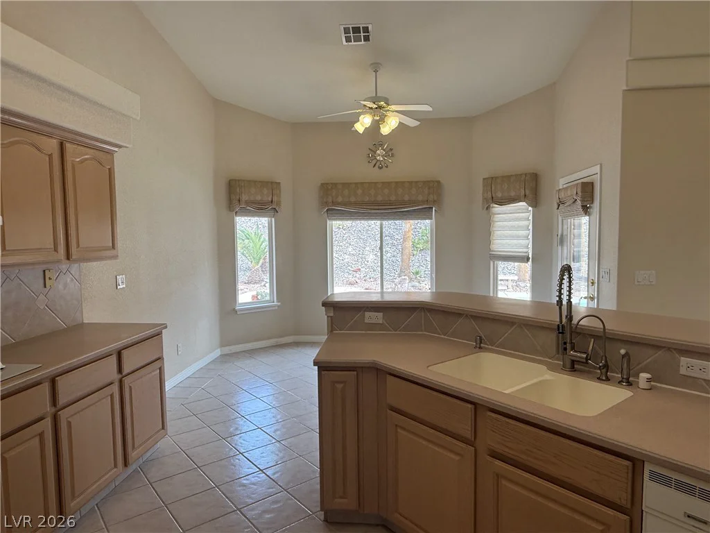899 Rhyolite, Henderson, NV 89011