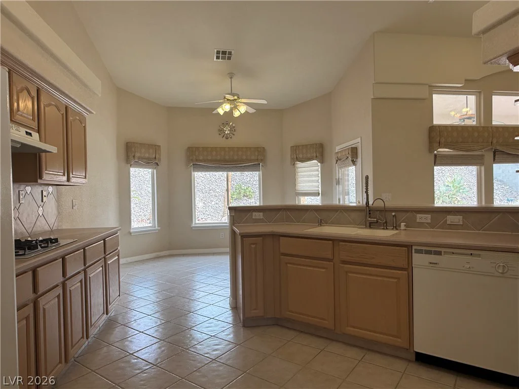 899 Rhyolite, Henderson, NV 89011