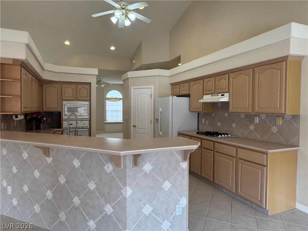 899 Rhyolite, Henderson, NV 89011
