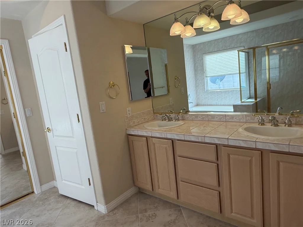 899 Rhyolite, Henderson, NV 89011