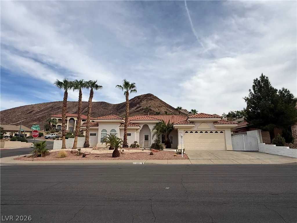 899 Rhyolite, Henderson, NV 89011