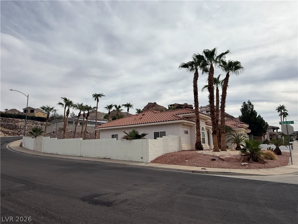 899 Rhyolite, Henderson, NV 89011