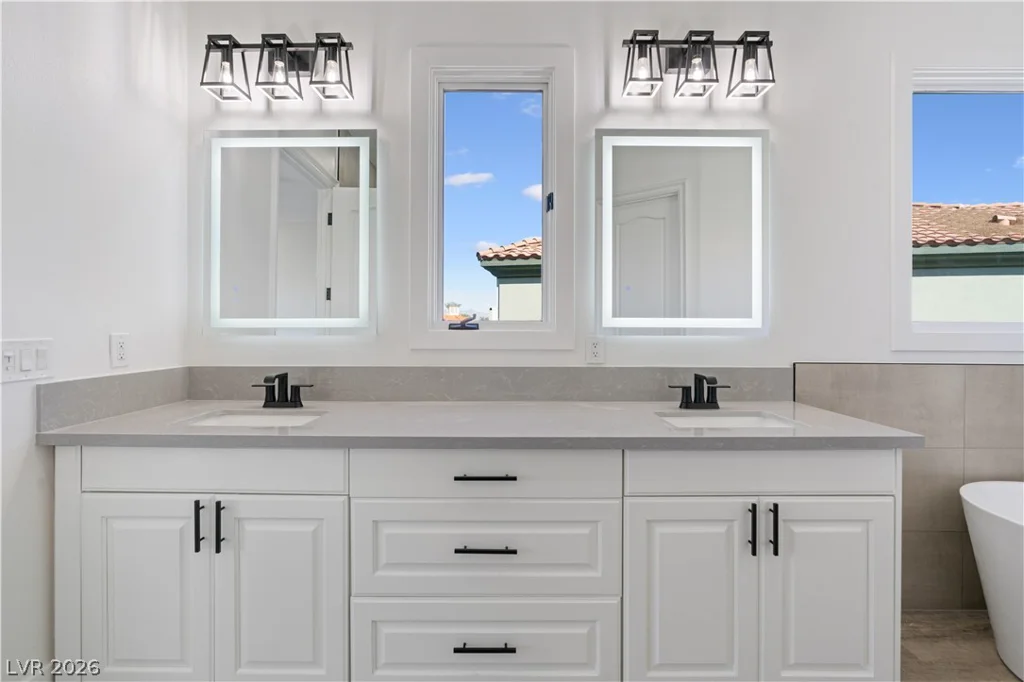 19 Via Del Garda, Henderson, NV 89011