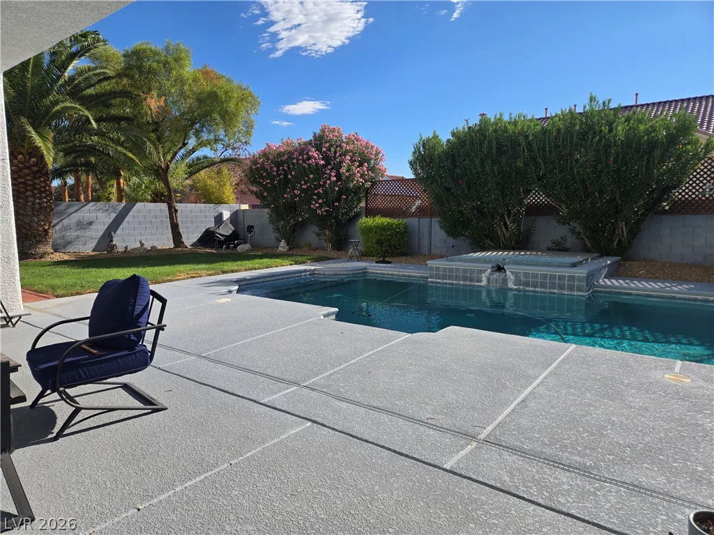 5562 Oakview Falls, Las Vegas, NV 89148