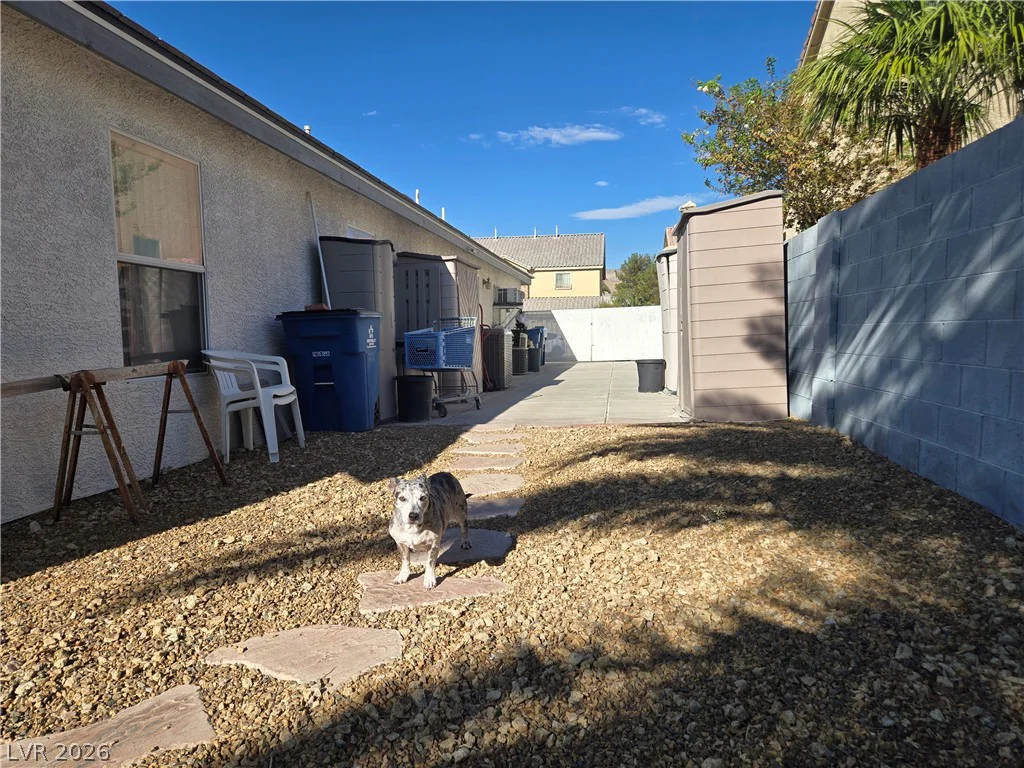 5562 Oakview Falls, Las Vegas, NV 89148
