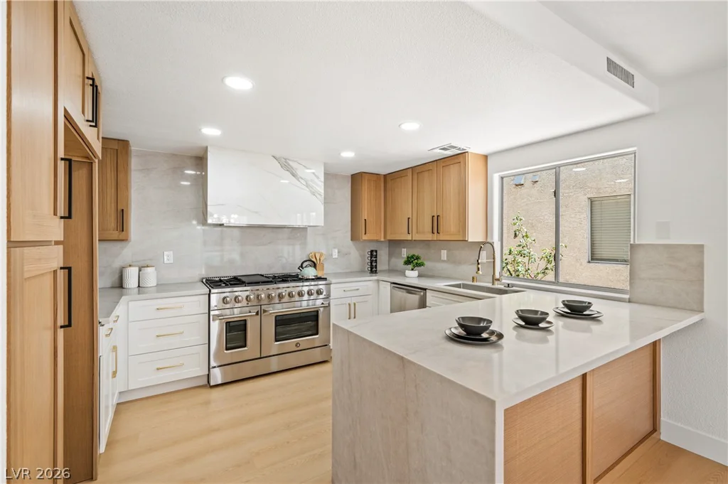 3033 Misty Harbour, Las Vegas, NV 89117