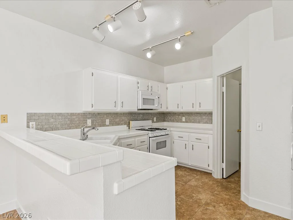 251 Green Valley, Henderson, NV 89012