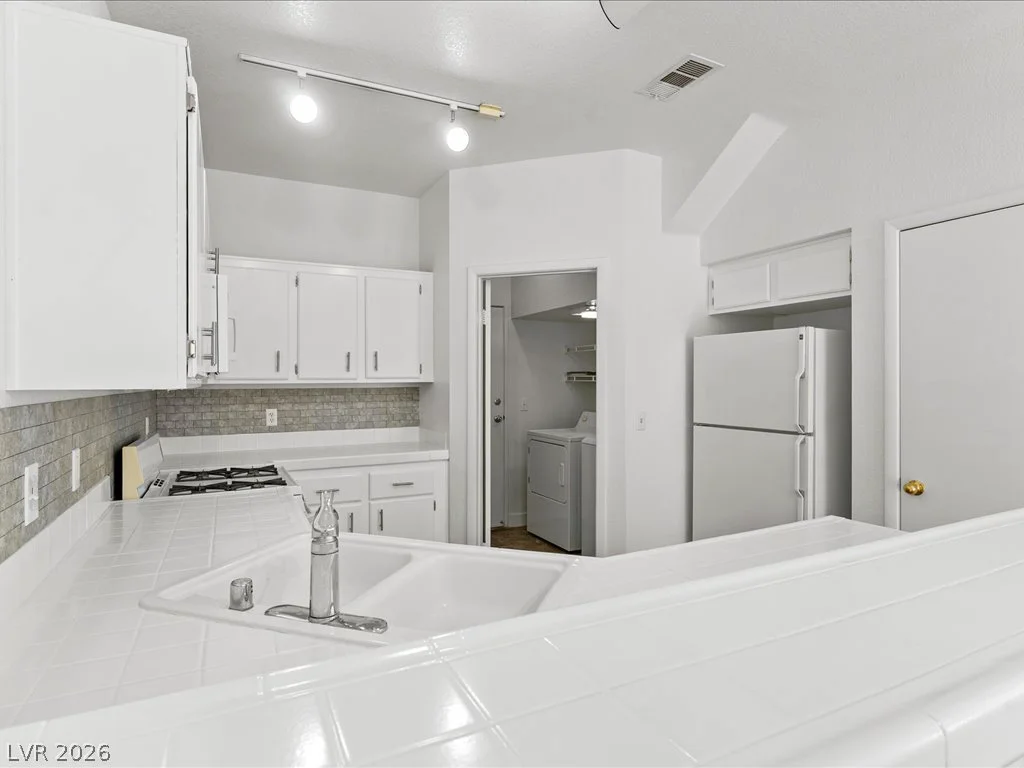 251 Green Valley, Henderson, NV 89012