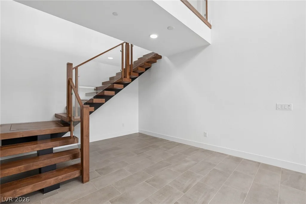 961 Golden Summit, Las Vegas, NV 89138