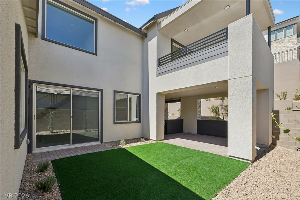 961 Golden Summit, Las Vegas, NV 89138