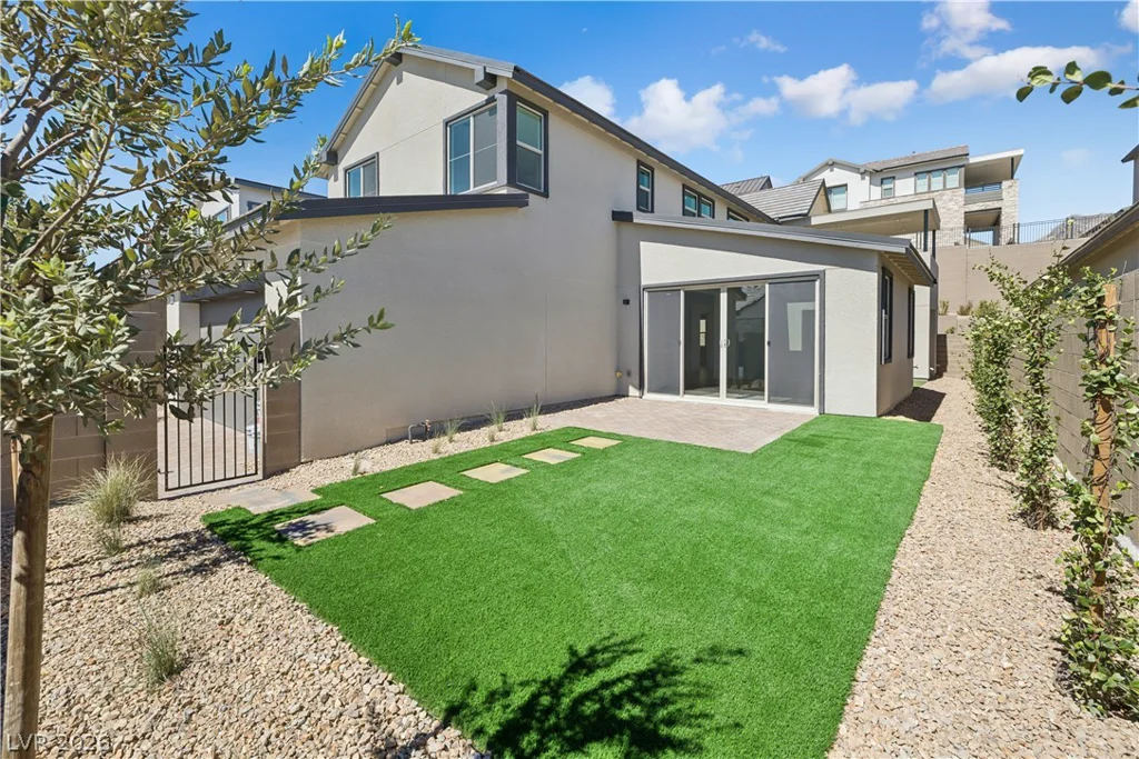 961 Golden Summit, Las Vegas, NV 89138