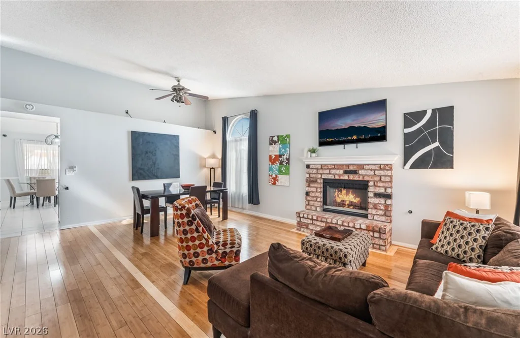 901 Shifting Sands, Las Vegas, NV 89108