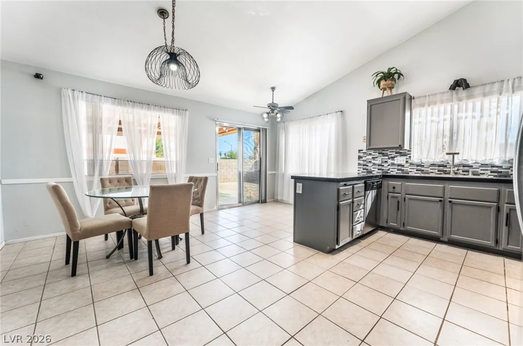 901 Shifting Sands, Las Vegas, NV 89108