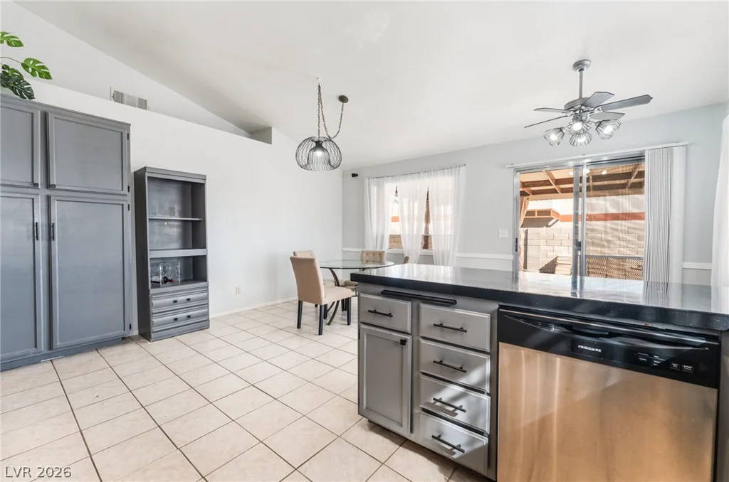 901 Shifting Sands, Las Vegas, NV 89108