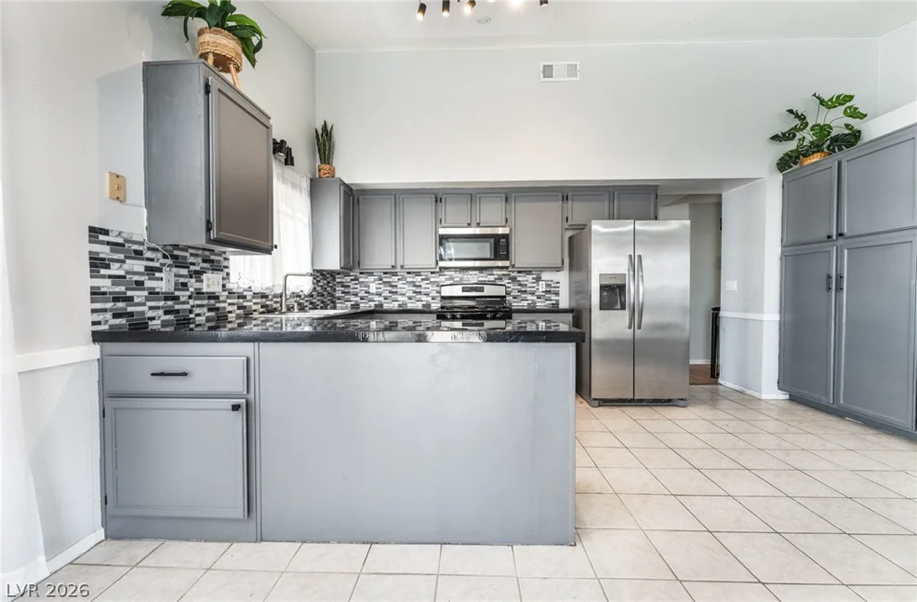 901 Shifting Sands, Las Vegas, NV 89108