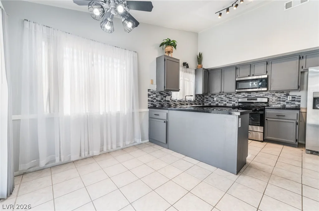 901 Shifting Sands, Las Vegas, NV 89108