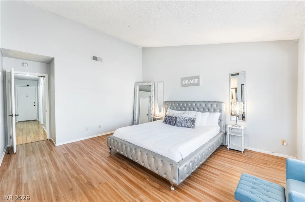 901 Shifting Sands, Las Vegas, NV 89108