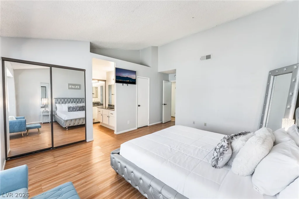 901 Shifting Sands, Las Vegas, NV 89108