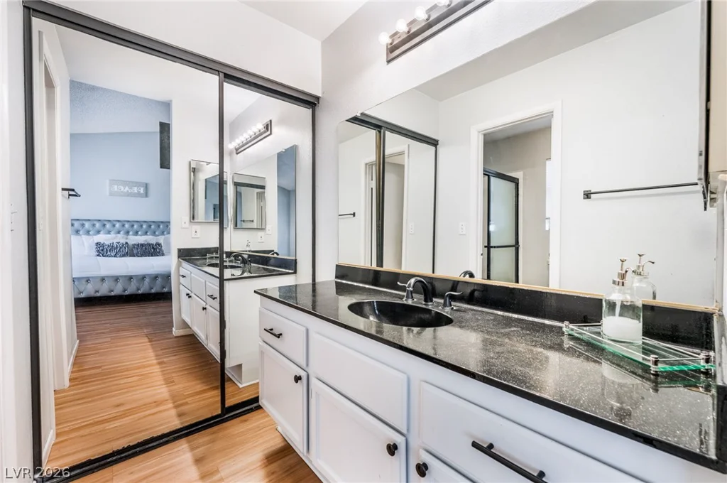 901 Shifting Sands, Las Vegas, NV 89108