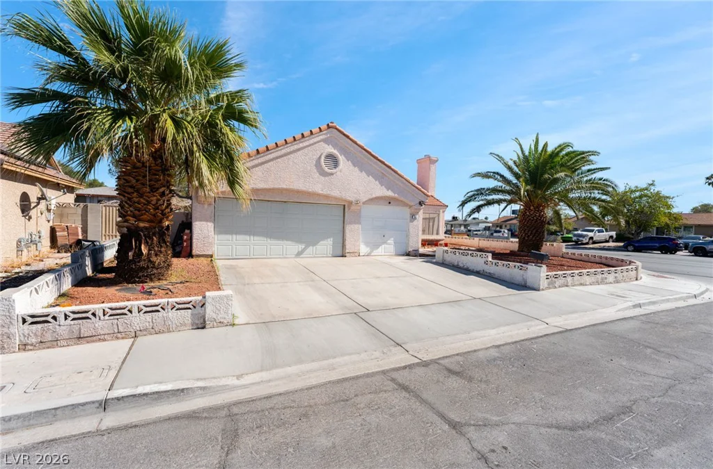 901 Shifting Sands, Las Vegas, NV 89108
