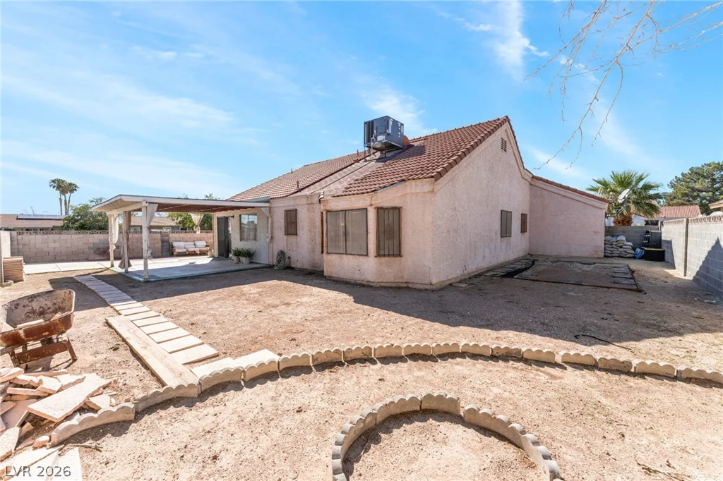 901 Shifting Sands, Las Vegas, NV 89108