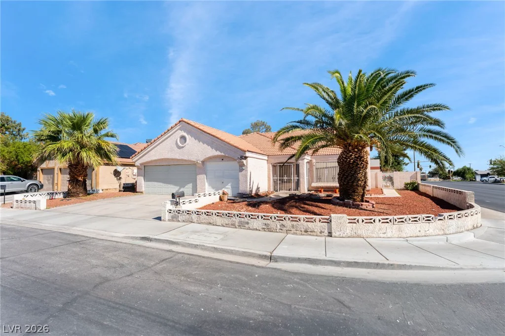 901 Shifting Sands, Las Vegas, NV 89108