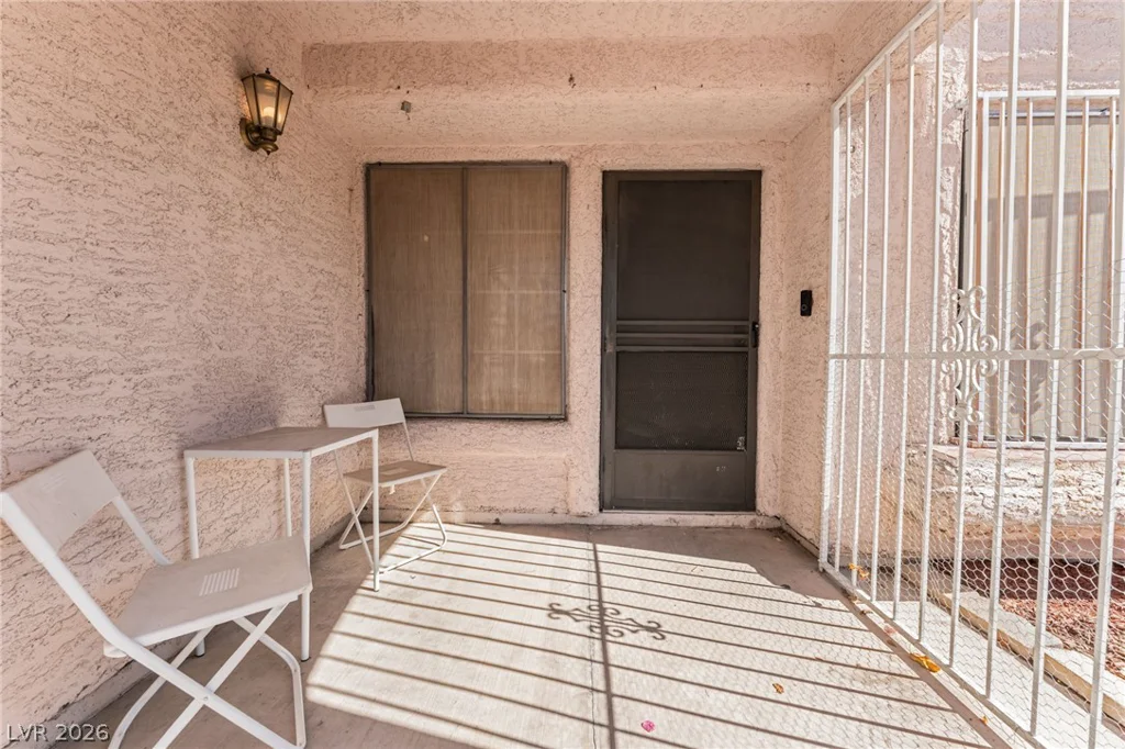 901 Shifting Sands, Las Vegas, NV 89108