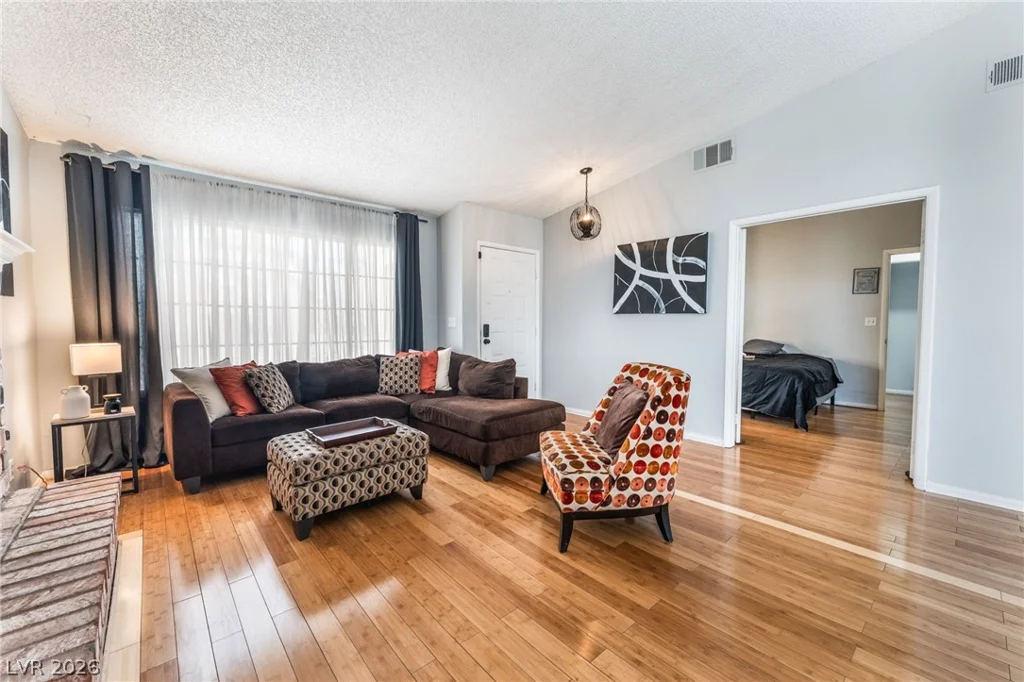 901 Shifting Sands, Las Vegas, NV 89108