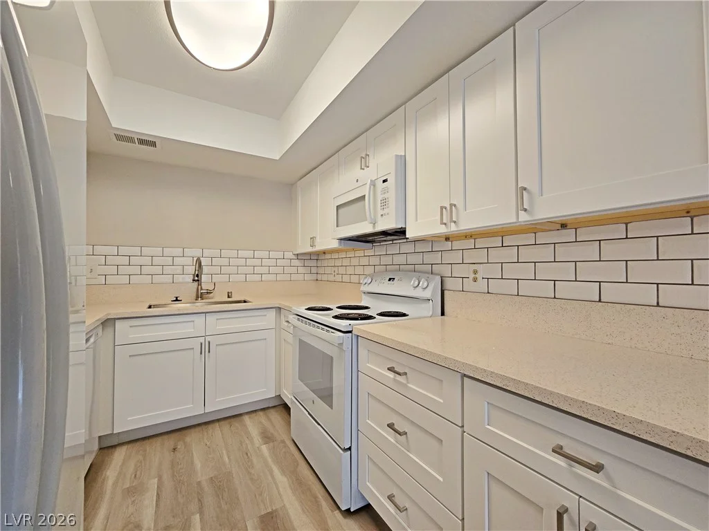1025 Willow Tree, Las Vegas, NV 89128